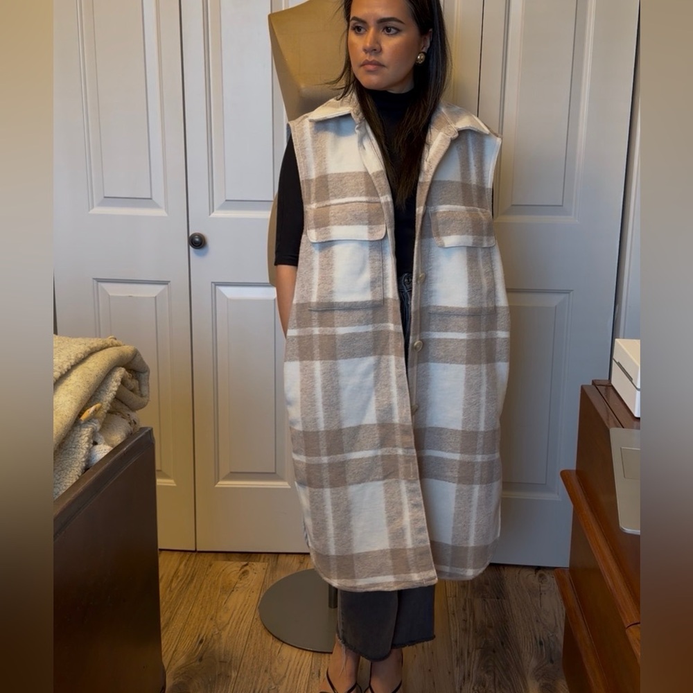 H&M Beige Fleece-Lined Vest